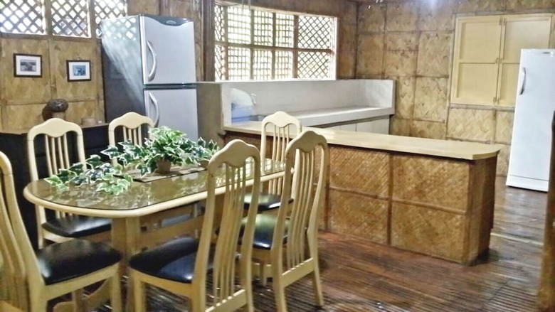 Hotel V House