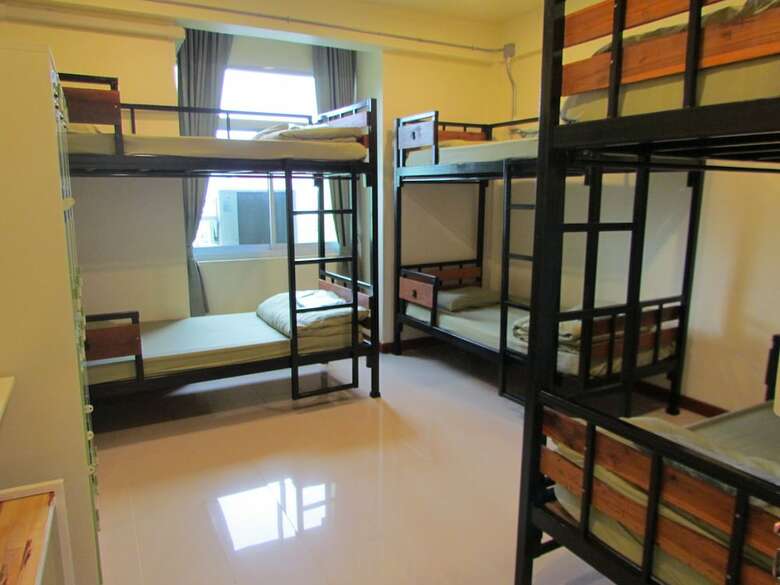 Hostal Oyo 928 Leaf Hostel