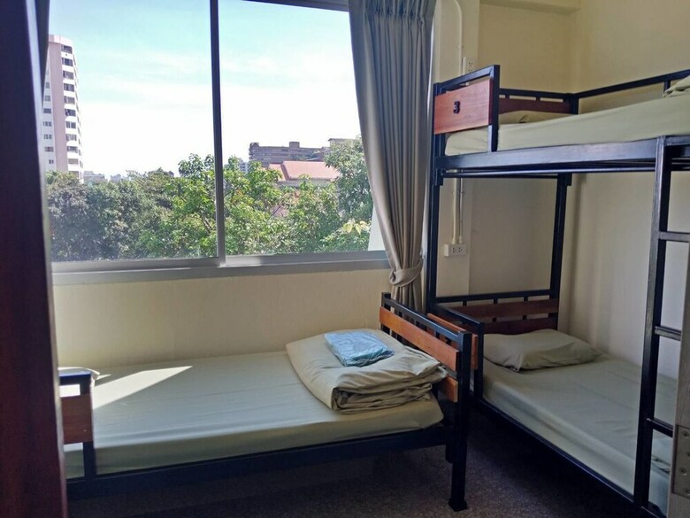 Hostal Oyo 928 Leaf Hostel