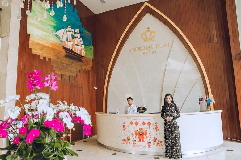 Imperial Boat Hotel