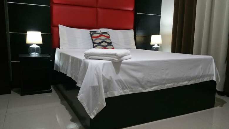 Luxury Suites E