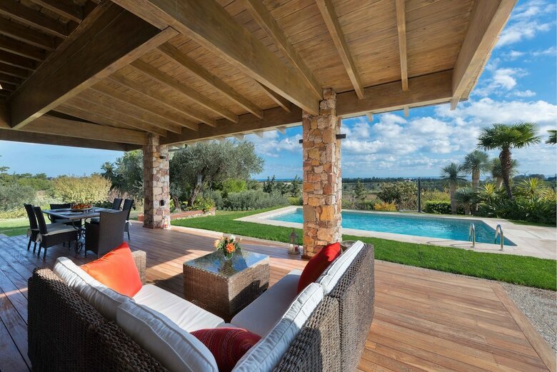 Blue & Green Villa
