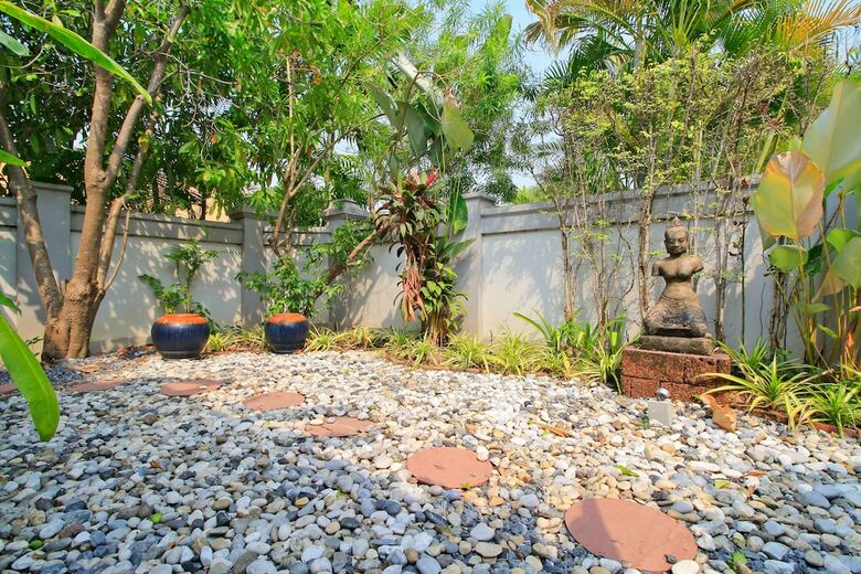 Pattaya Sunset Villa 4 Bedroom Sleeps 8