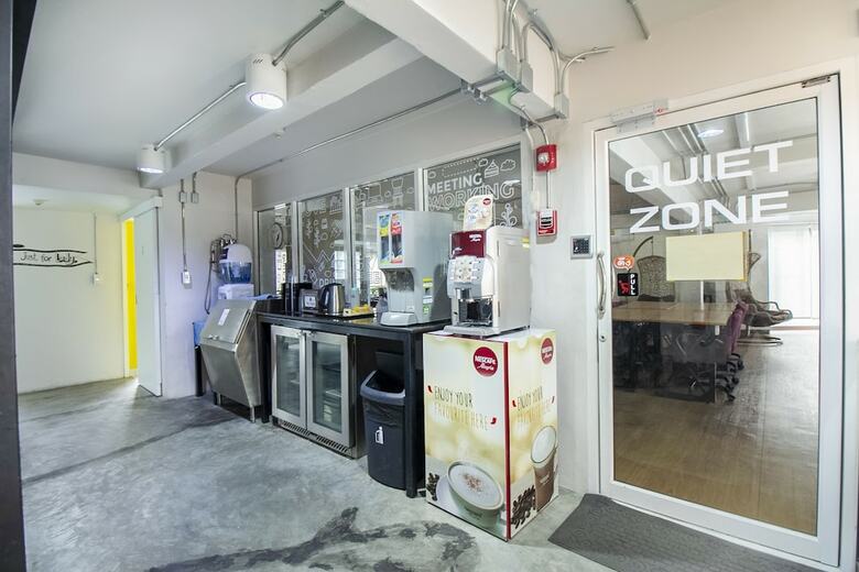 Hostal Oyo 705 Hostel@seatzstation