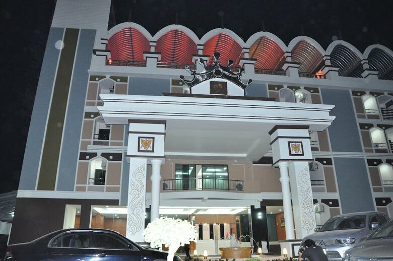 Queen Palace Hotel