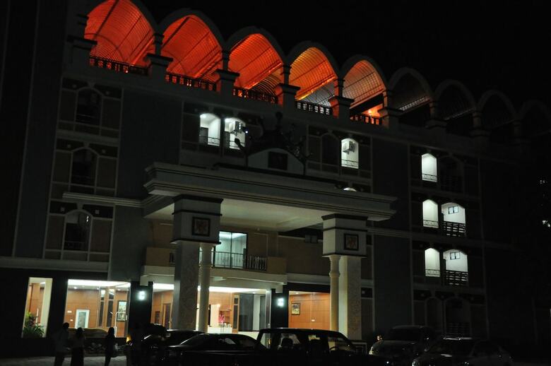 Queen Palace Hotel