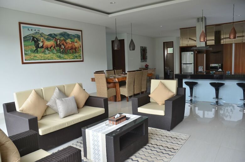 Cempaka 4 Villa Dago Private Pool