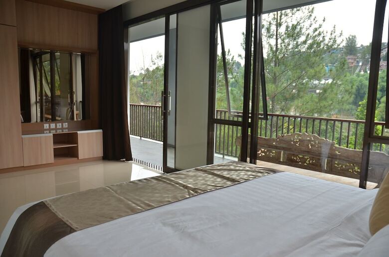 Cempaka 4 Villa Dago Private Pool