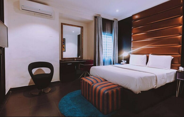 Maple Hotel