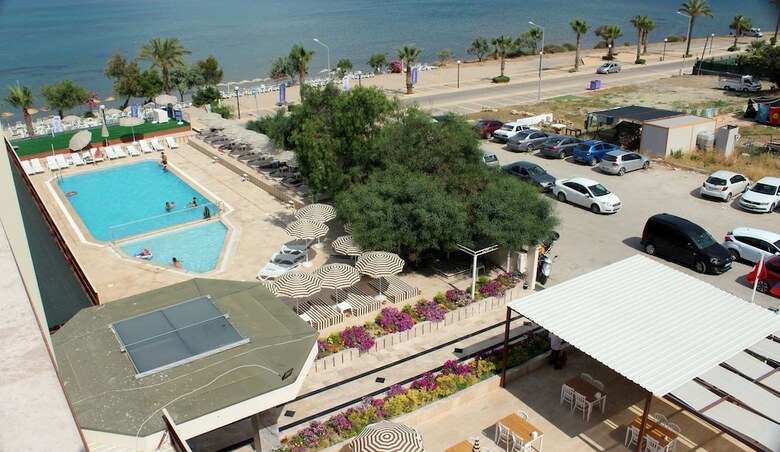 Wa Cesme Farm Hotel Beach Resort & Spa