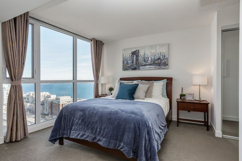 Quickstay - Premium 2-bedroom With Cn Tower & Lake Views