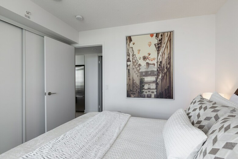 Quickstay - Premium 2-bedroom With Cn Tower & Lake Views