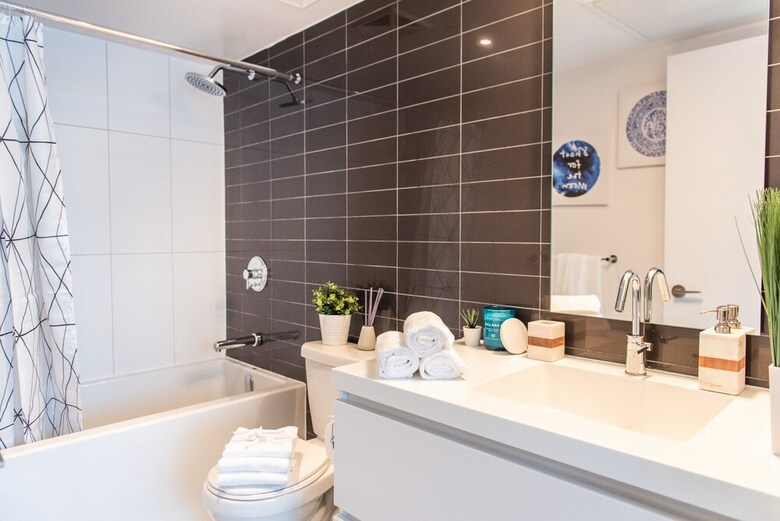 Quickstay - Premium 2-bedroom With Cn Tower & Lake Views