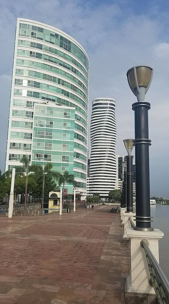 Apartamentos River View Suites Puerto Santa Ana Gye