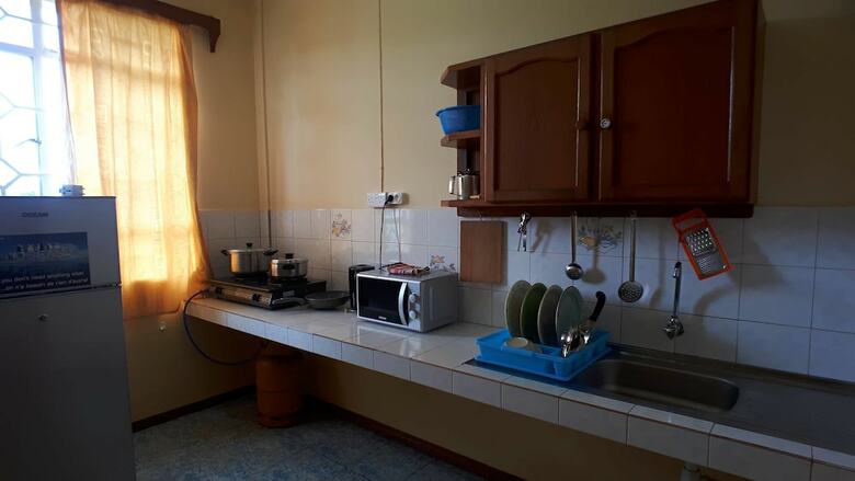Allamanda Studios And Apartments