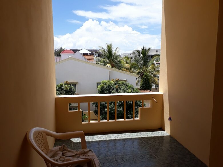 Allamanda Studios And Apartments