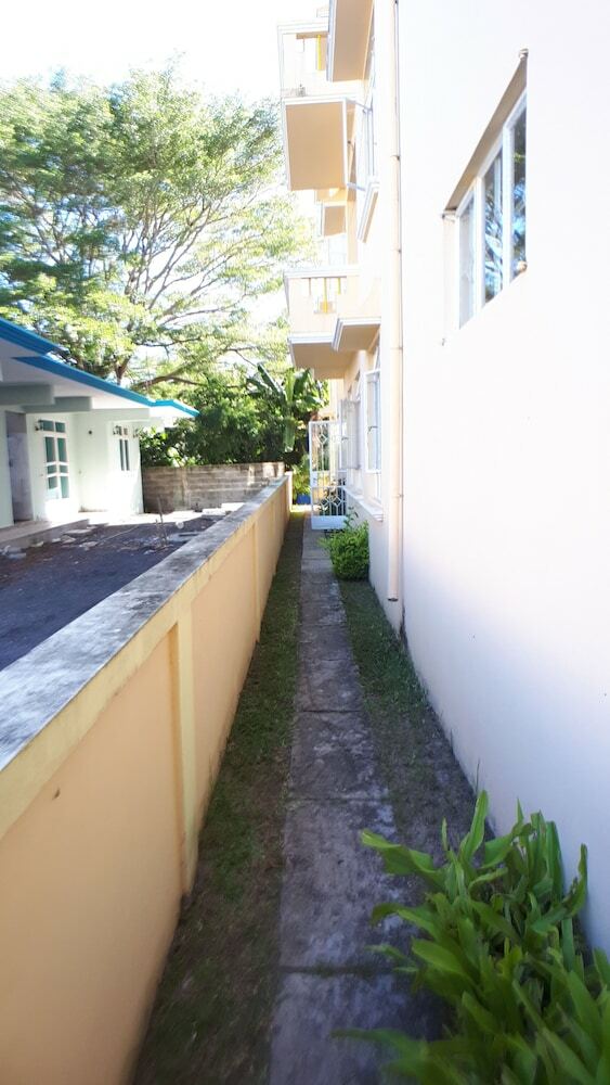 Allamanda Studios And Apartments