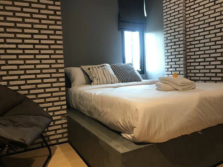 Hostal La Malila Hostel