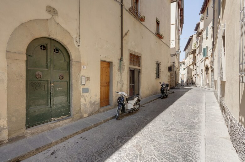Pitti Apartment