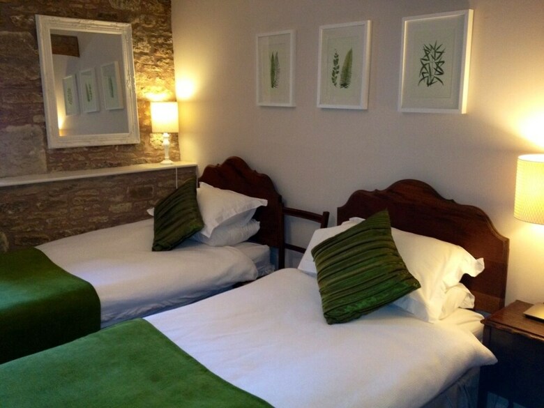 Bed & Breakfast At The Manor