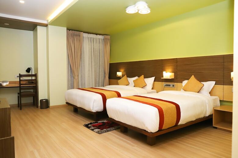 Retro Hotel And Spa