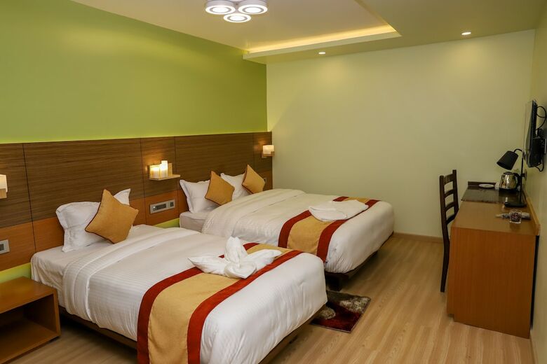Retro Hotel And Spa