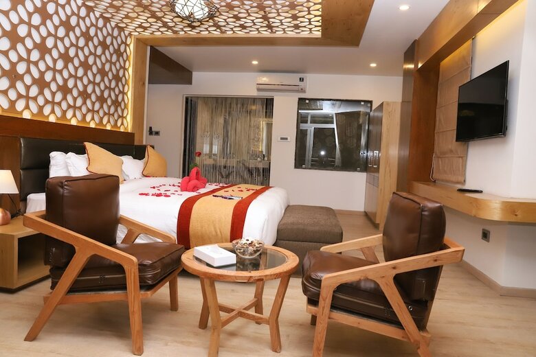Retro Hotel And Spa