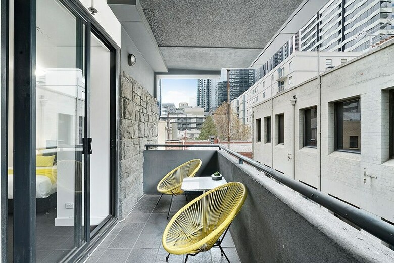 Lizzi, Melbourne Studio Apartment