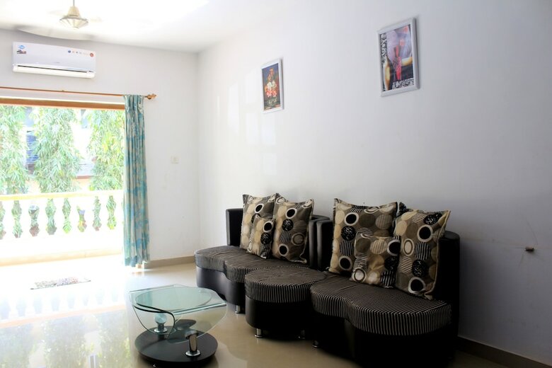 Spacious Fully AC Apartment - Cm040