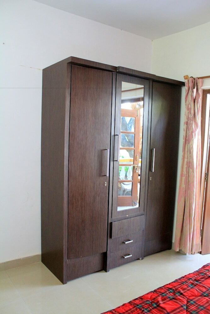 Spacious Fully AC Apartment - Cm040