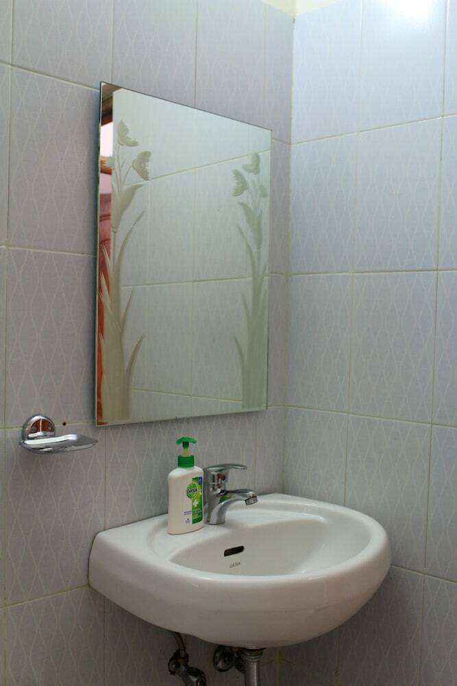 Spacious Fully AC Apartment - Cm040