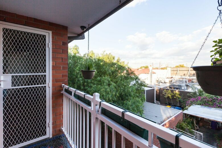 Eleanor, 1bdr Fitzroy North Apartment