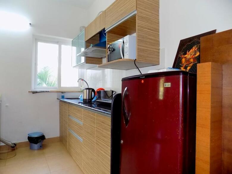 Modern Apartment Near Club Cabana- Cm035