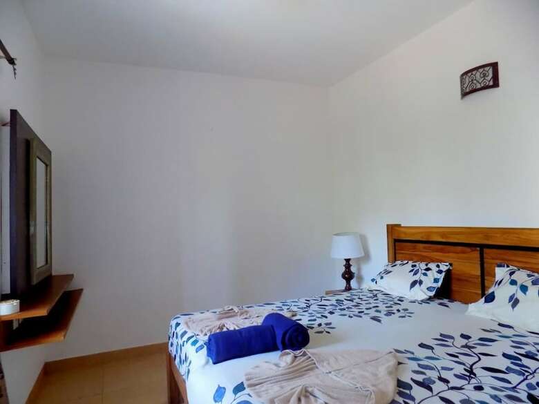 Modern Apartment Near Club Cabana- Cm035