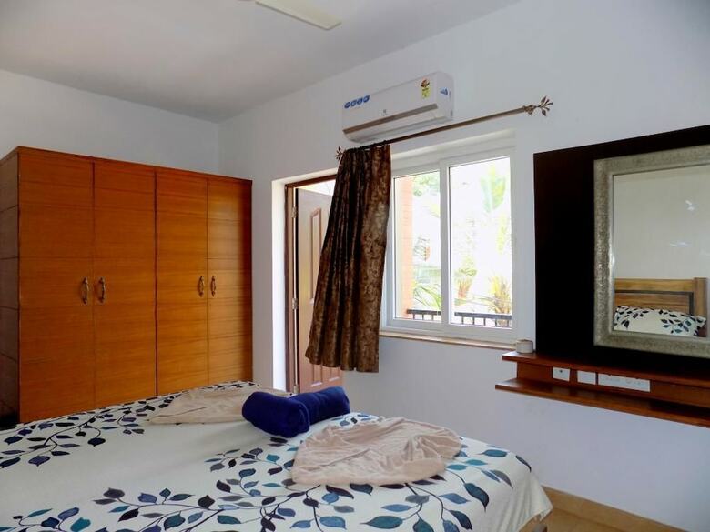 Modern Apartment Near Club Cabana- Cm035
