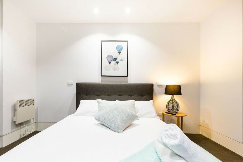 Renee, 4bdr North Melbourne House