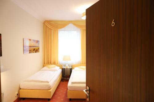 Hostal Hotel Modena
