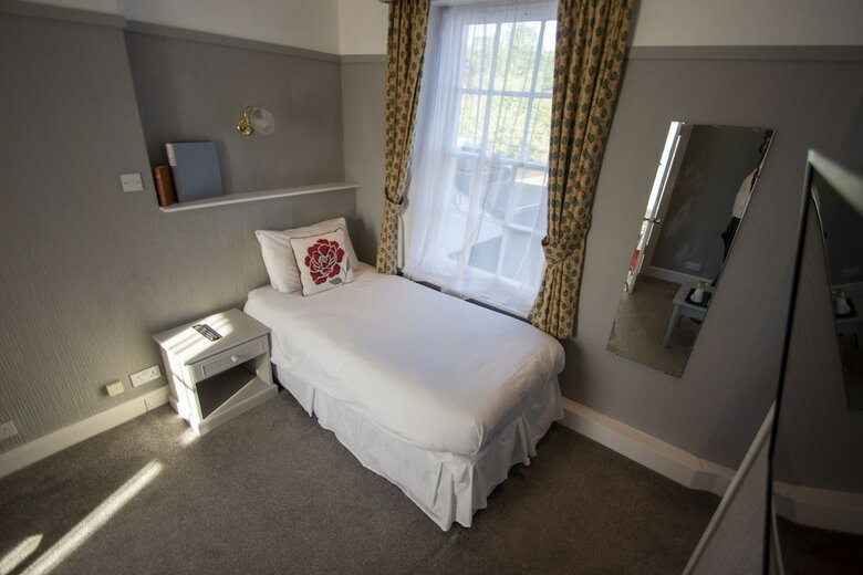 The Murray Arms Hotel