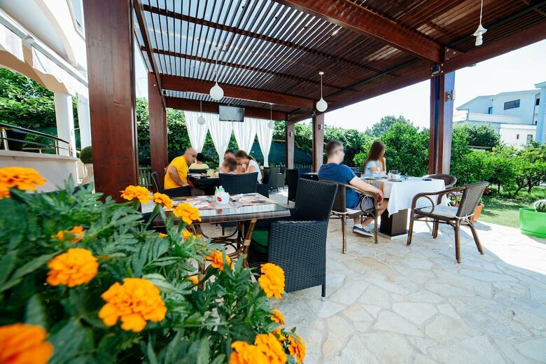 Hotel Guesthouse Pasha