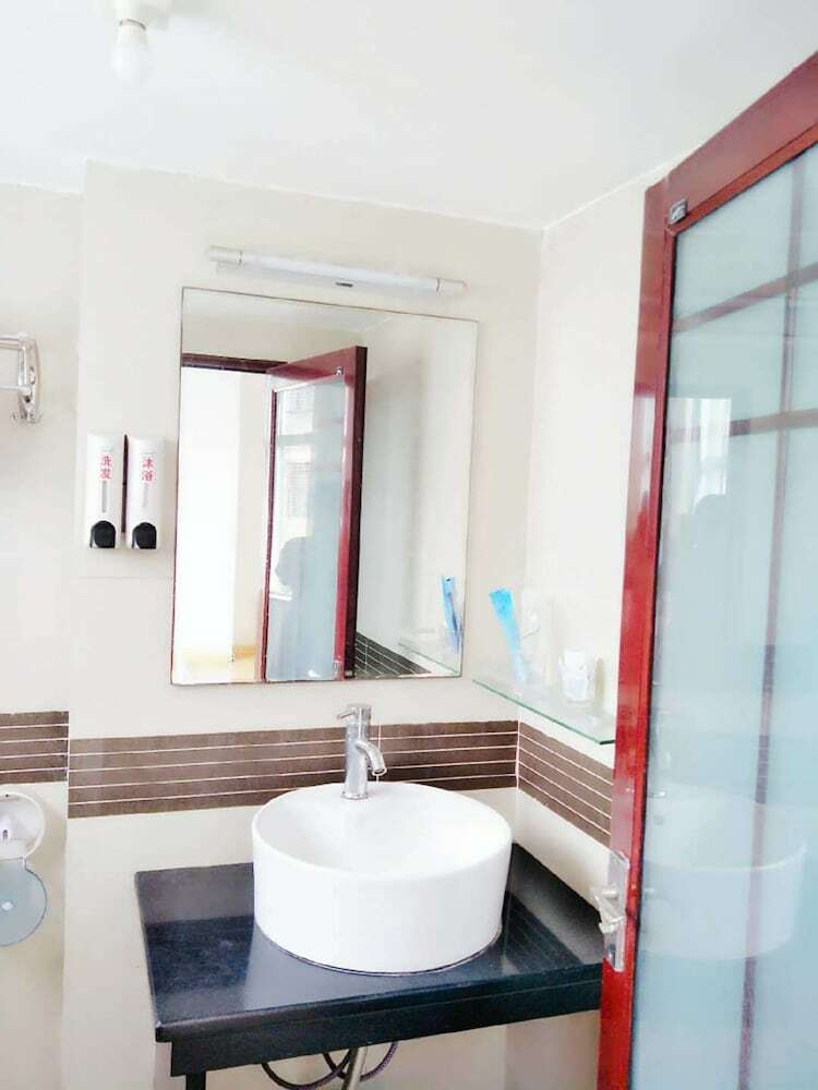 Longfeng Business Hotel