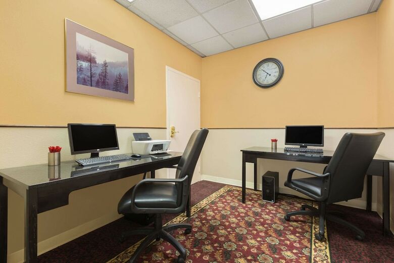 Hotel Ramada By Wyndham Laramie