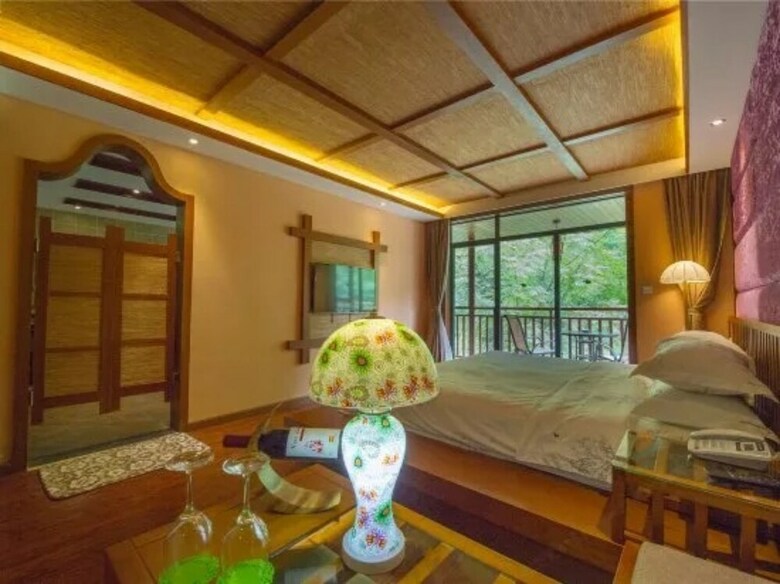 Hostal Bluesky Hotel & Resort