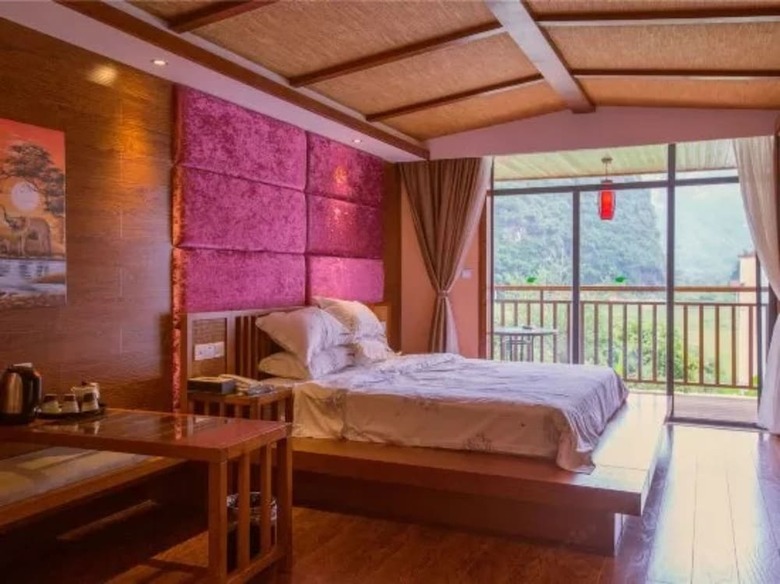 Hostal Bluesky Hotel & Resort