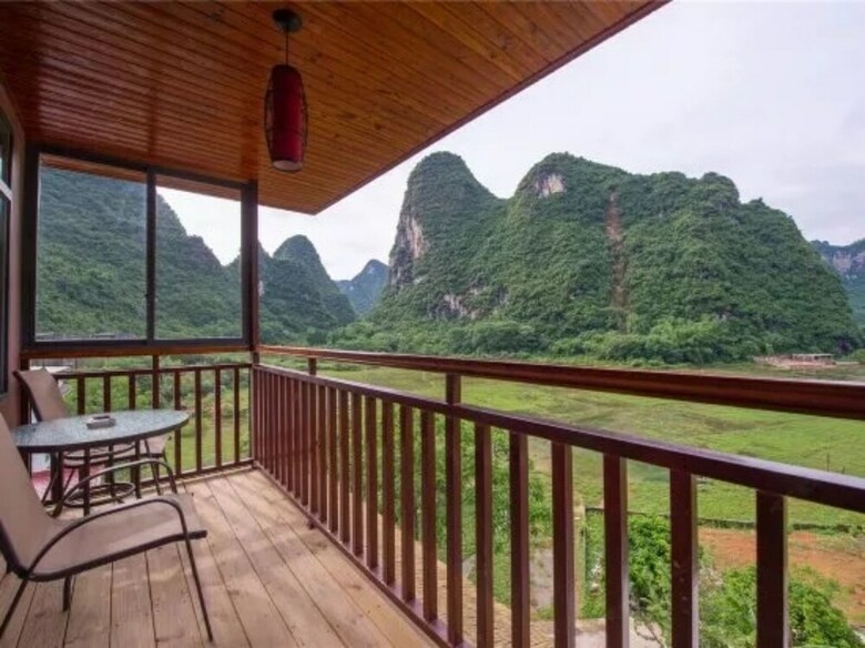 Hostal Bluesky Hotel & Resort