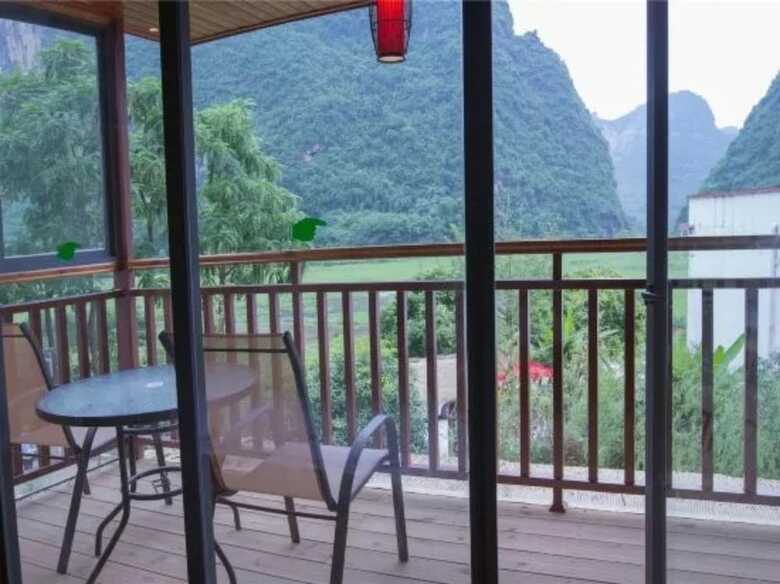 Hostal Bluesky Hotel & Resort