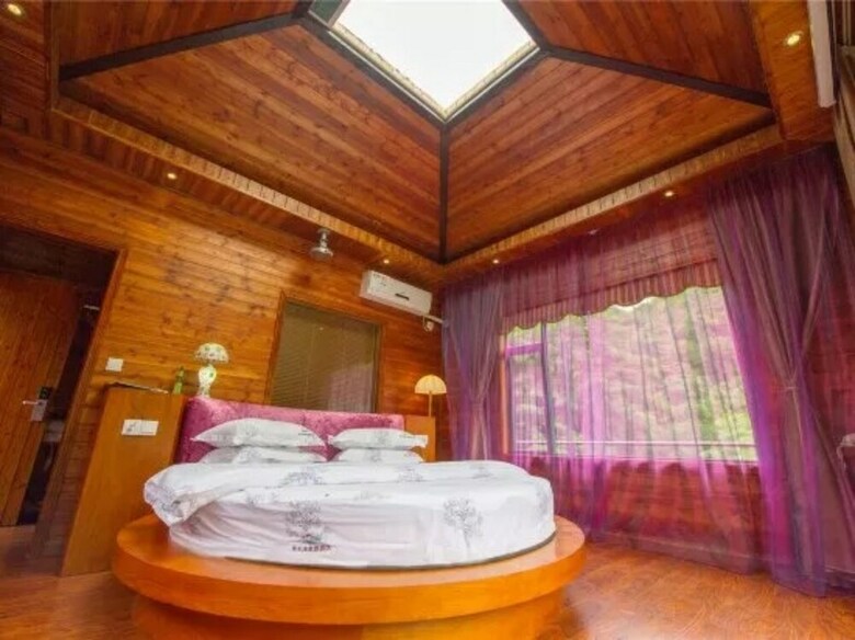 Hostal Bluesky Hotel & Resort