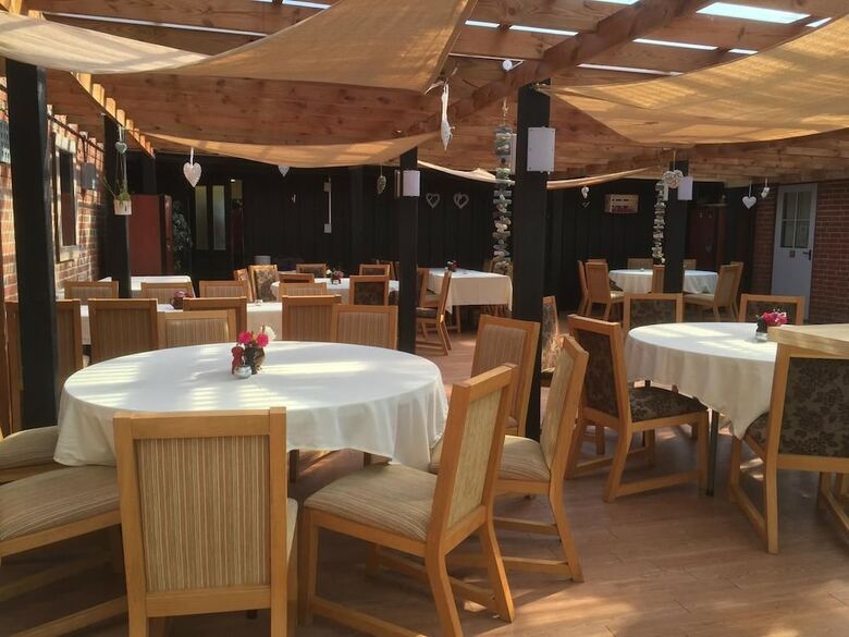 Posada Willow Barn Hotel & Restaurant