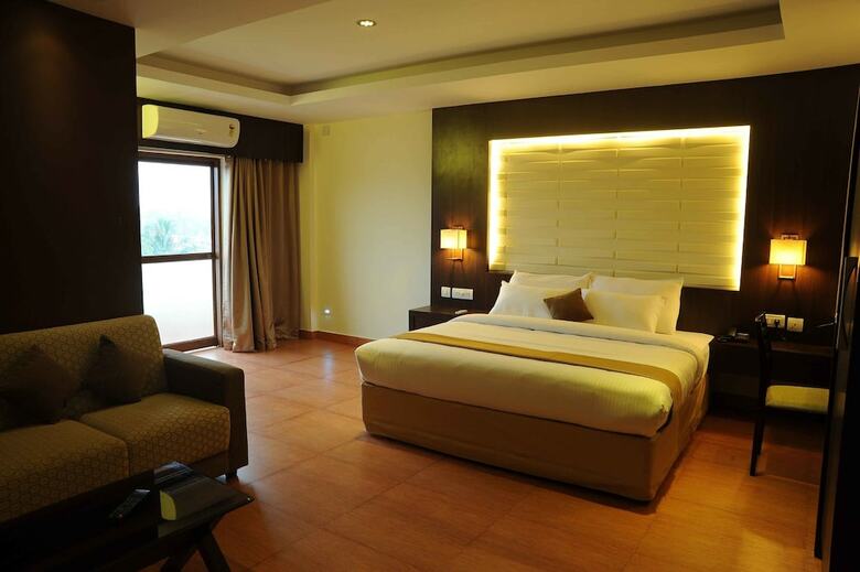 Castle International Premium Hotel
