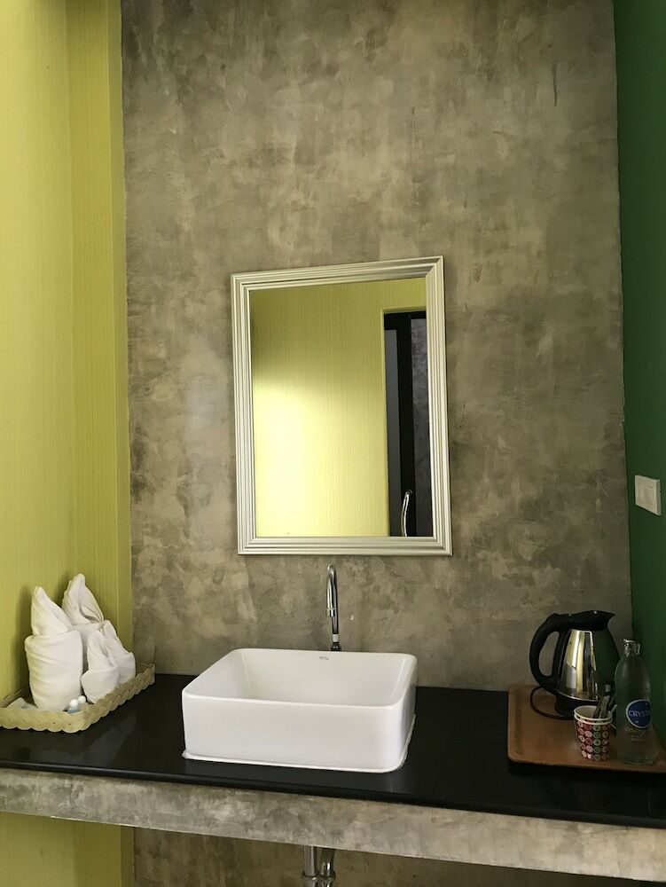 Hotel 7 House
