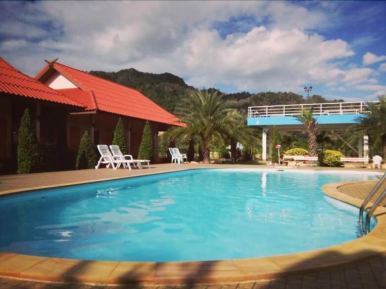 Hotel Naris Phuview Resort